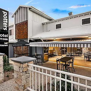 **** Hotel Potters Australia